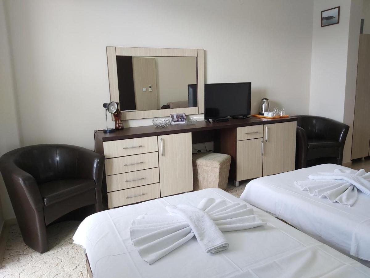 Hotel Zan Улцин Екстериор снимка