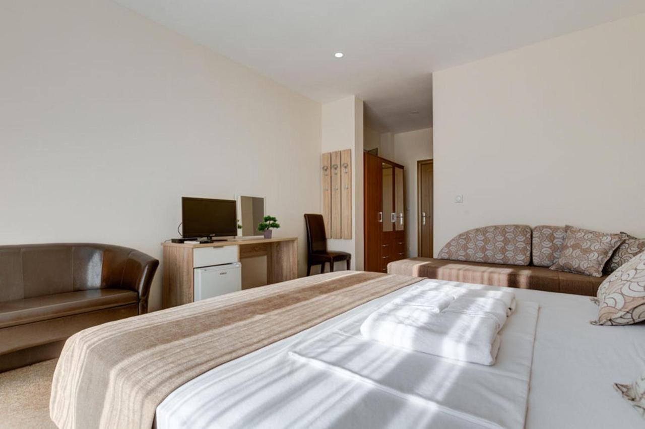 Hotel Zan Улцин Екстериор снимка