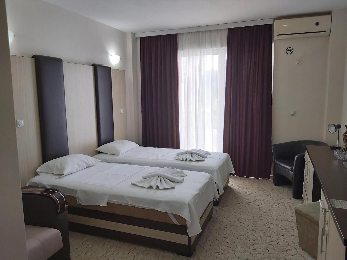 Hotel Zan Улцин Екстериор снимка