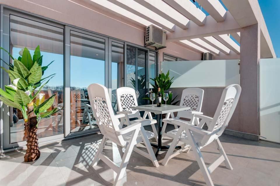 Hotel Zan Улцин Екстериор снимка