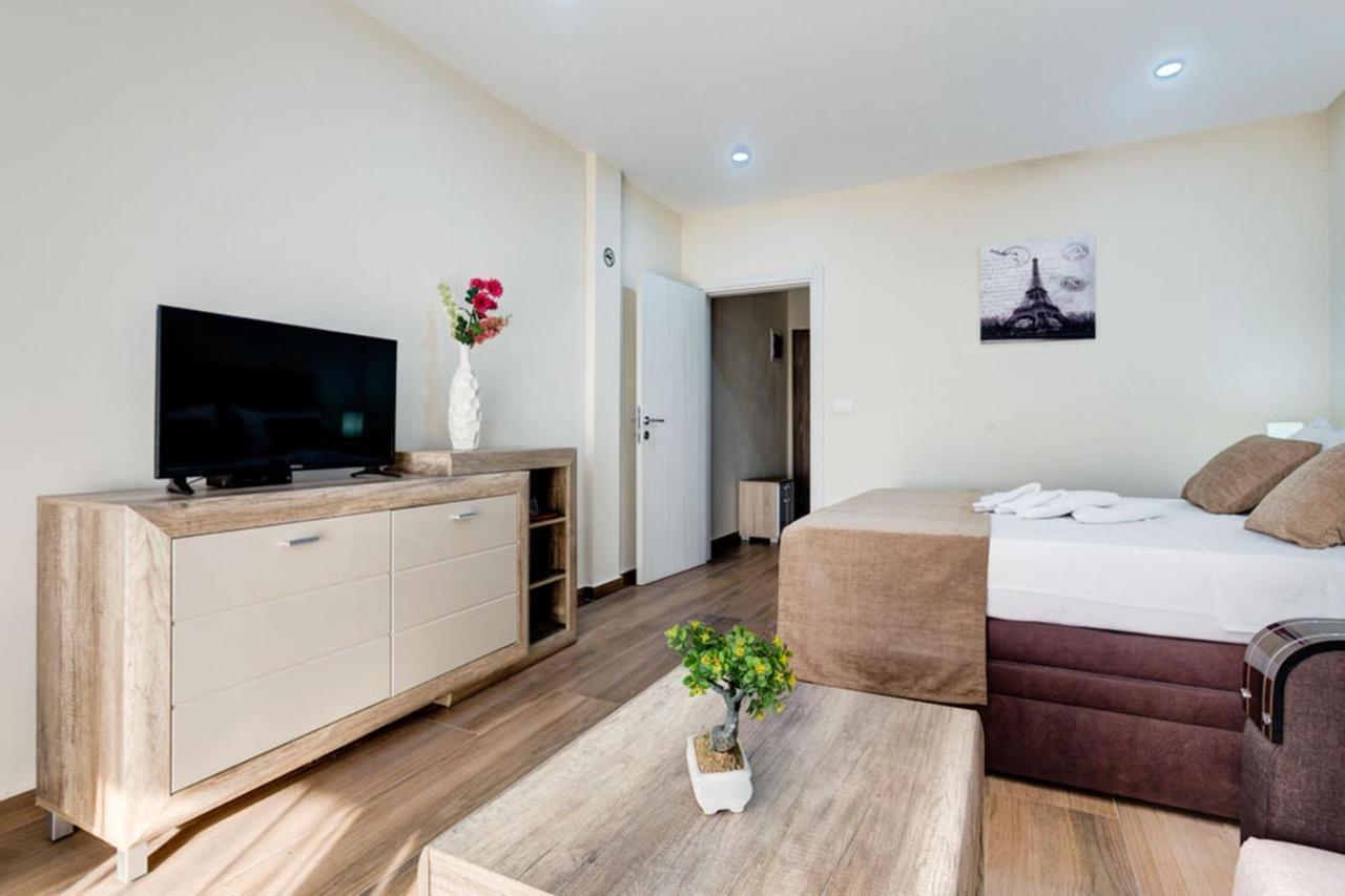 Hotel Zan Улцин Екстериор снимка