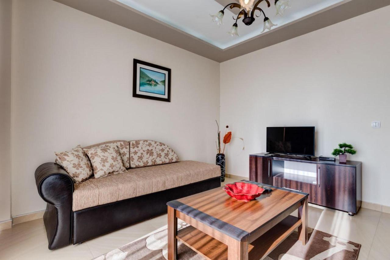 Hotel Zan Улцин Екстериор снимка