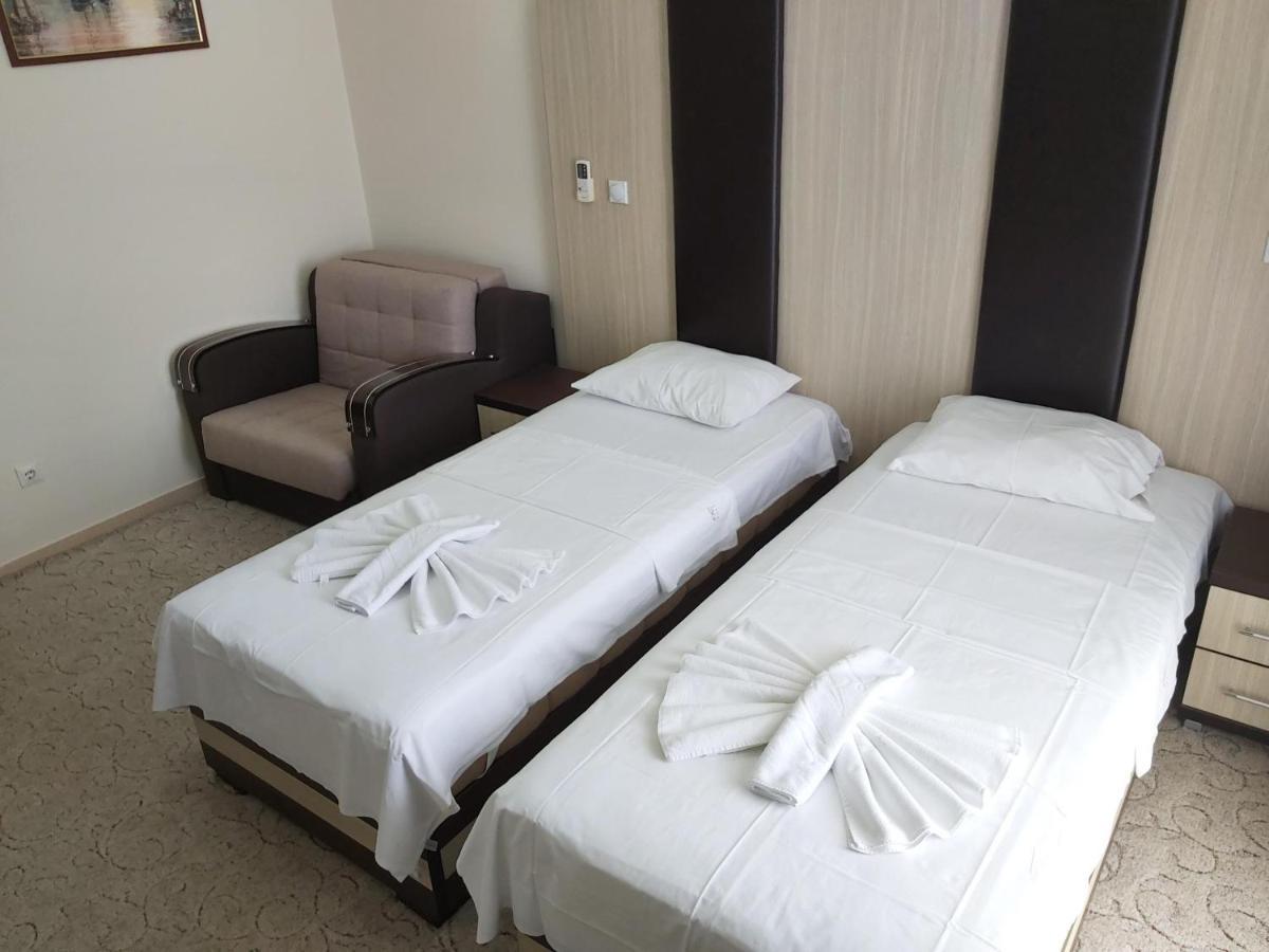 Hotel Zan Улцин Екстериор снимка