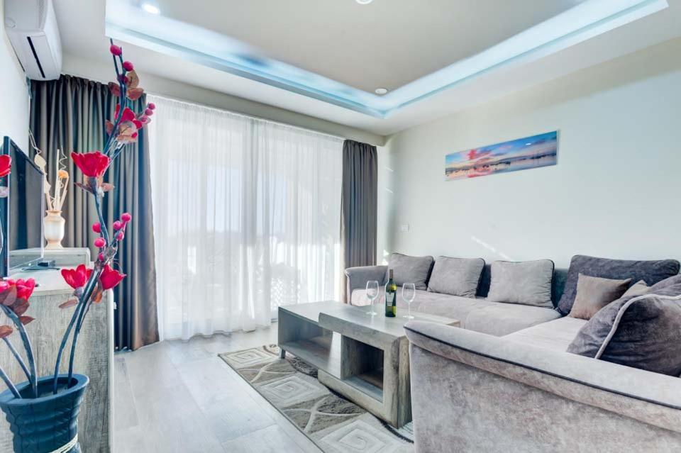 Hotel Zan Улцин Екстериор снимка