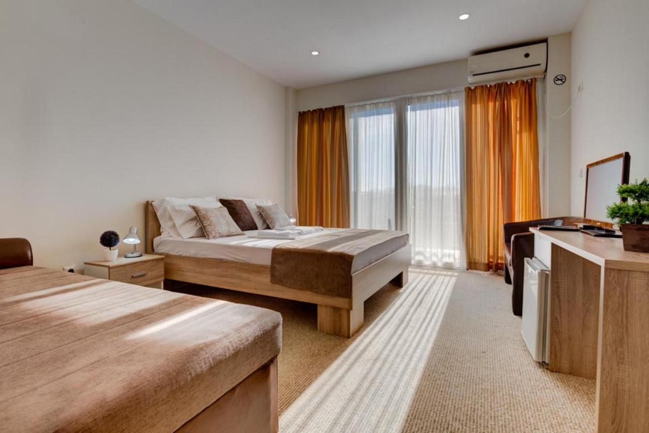 Hotel Zan Улцин Екстериор снимка